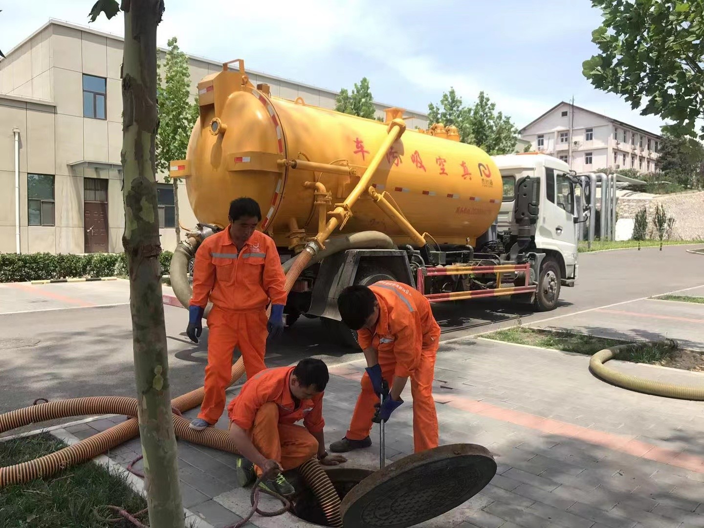 沽源化粪池清理与5-8吨吸粪车施工效率分析